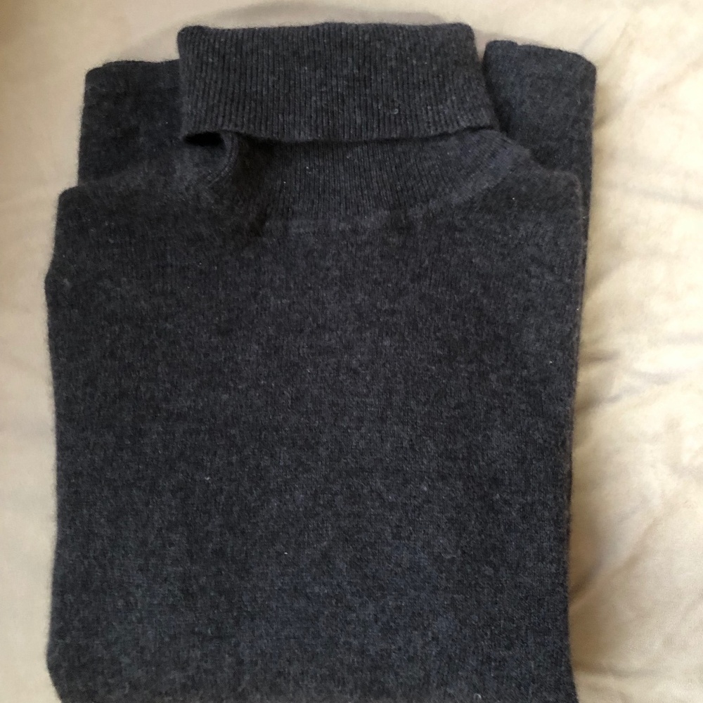 Lord & Taylor Women’s Charcoal Gray Cashmere Sweater, Size XS